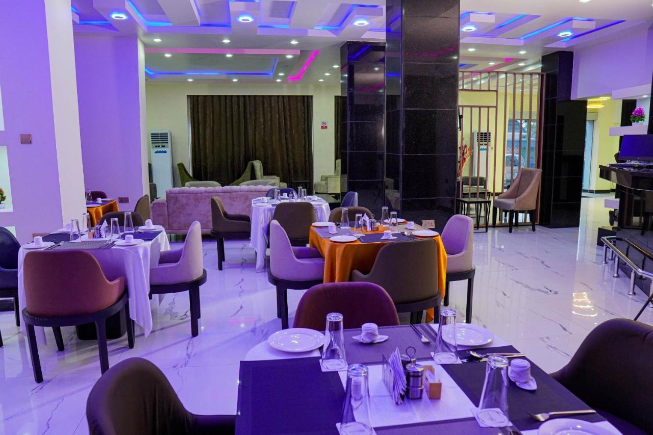 Romeneo Grand Royal Hotel Lagos Ngoại thất bức ảnh